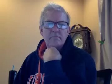 Freechat olderandwiser on Chaturbate