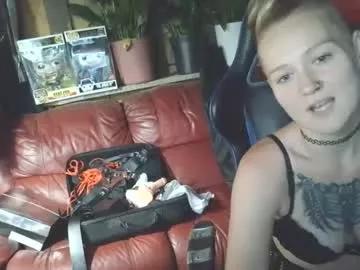 queenfrostbitten on Chaturbate 