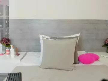 Freechat sunnywhitee on Chaturbate