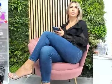 Freechat sweetcherry30_ on Chaturbate