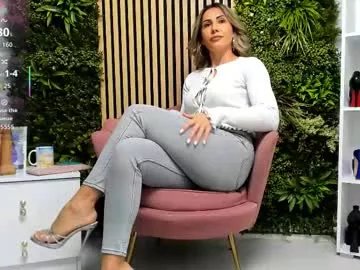 Freechat sweetcherry30_ on Chaturbate