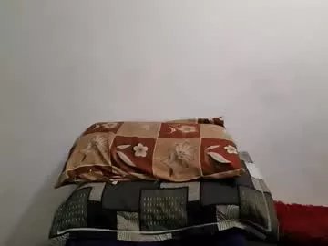 Freechat the_right_girl on Chaturbate