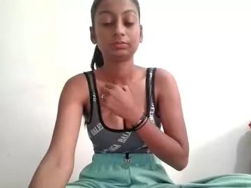 Freechat the_right_girl on Chaturbate