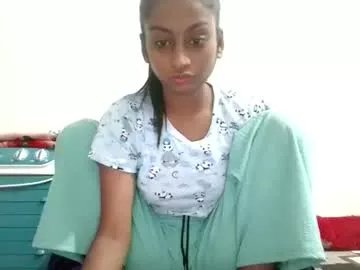 Freechat the_right_girl on Chaturbate