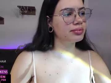 Freechat velvetcrystal on Chaturbate
