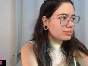 Freechat velvetcrystal on Chaturbate