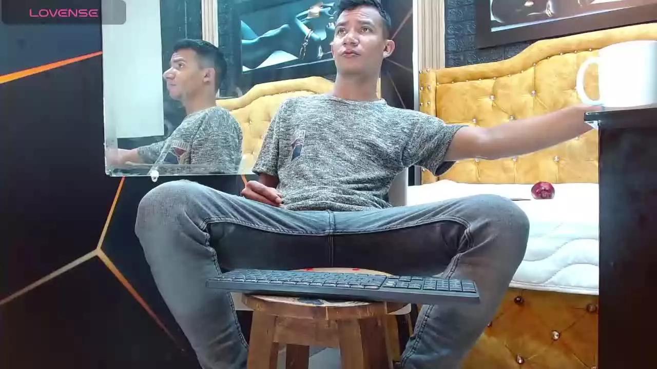 daniel_xxx_21 on Streamray 