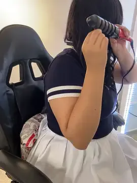 _Bella_7 on StripChat