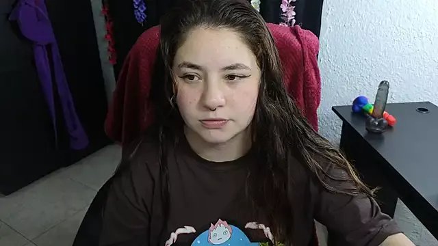 ann_bronw on StripChat 