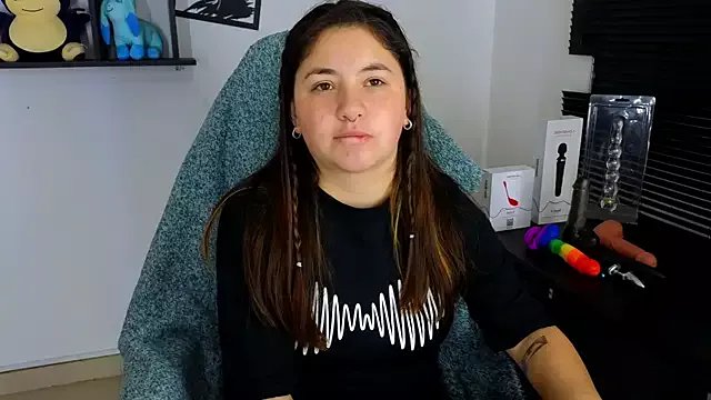 ann_bronw on StripChat 