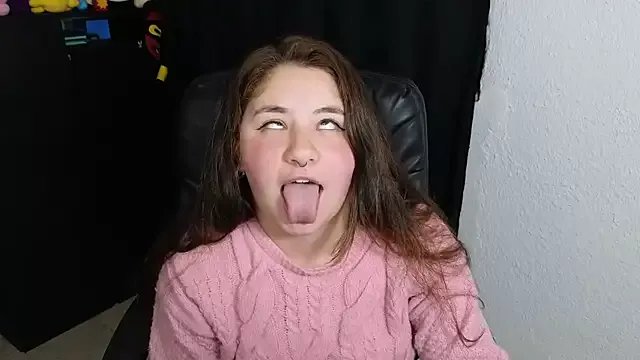 ann_bronw on StripChat 