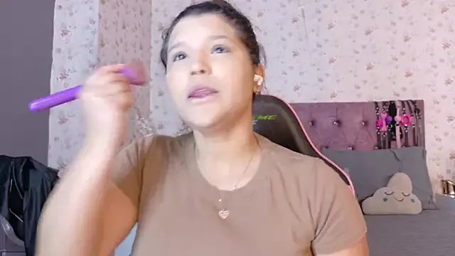 Freechat AvrillThomas on StripChat