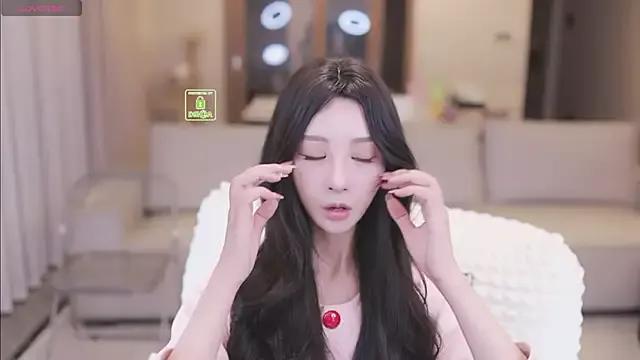 Bella-999 on StripChat 