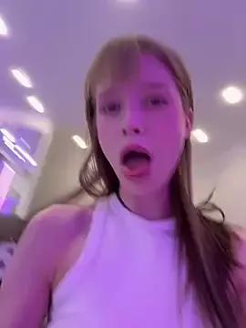BellaSecrett on StripChat 
