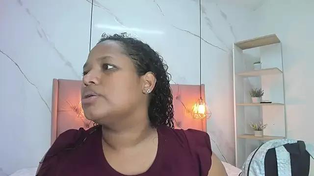 Belle_Brunette on StripChat 