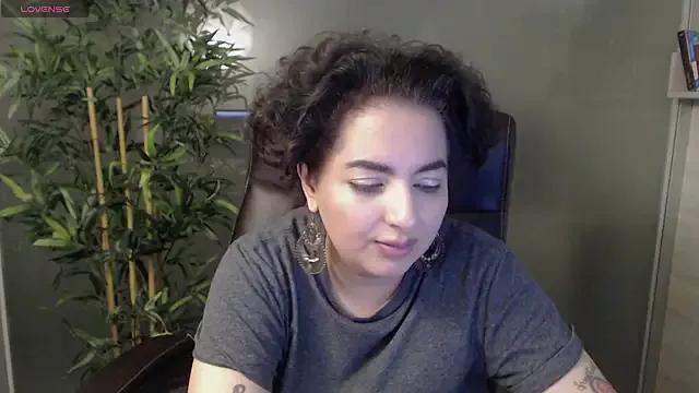 Freechat BustyAllyy on StripChat