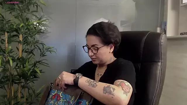 Freechat BustyAllyy on StripChat