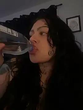 Freechat chicanachic13 on StripChat