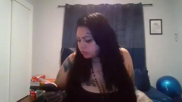 Freechat chicanachic13 on StripChat