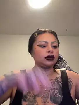 Freechat chicanachic13 on StripChat