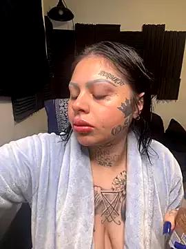 Freechat chicanachic13 on StripChat