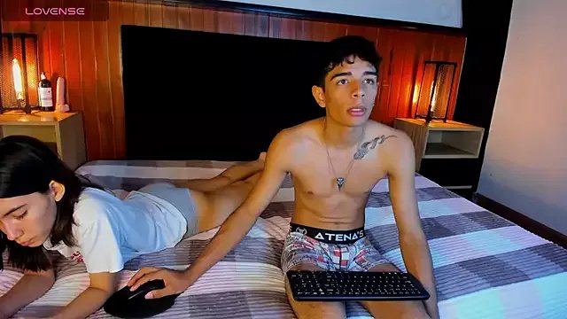 Freechat CuteButHarder on StripChat