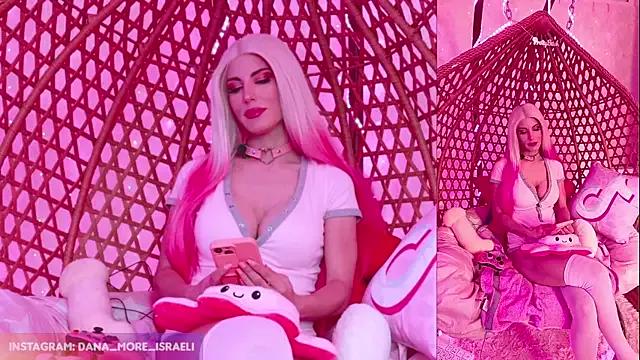 dana_more on StripChat 