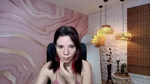 DanaaRey on StripChat 
