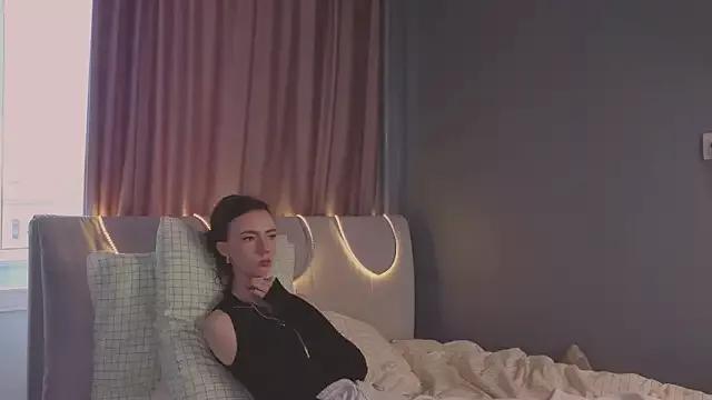 Freechat DeneenTurja on StripChat