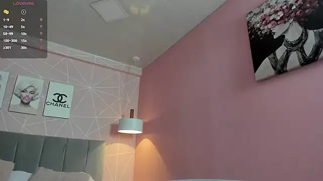 Freechat dolly_zoe on StripChat