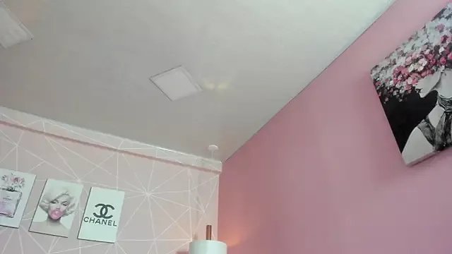 Freechat dolly_zoe on StripChat