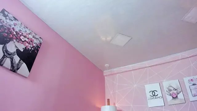 Freechat dolly_zoe on StripChat