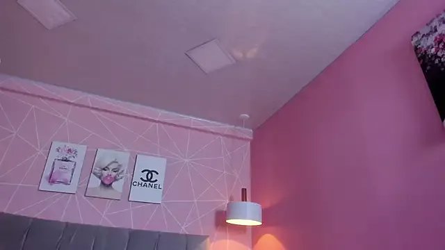 Freechat dolly_zoe on StripChat