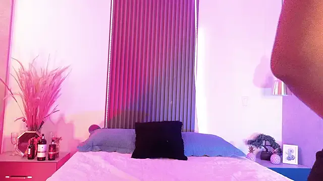 Freechat DollyBrowncc on StripChat