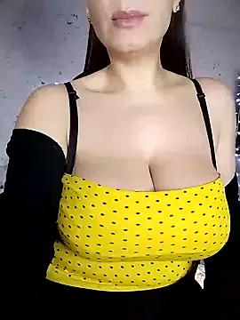 Elettra_Ferrari on StripChat 