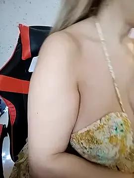 Elettra_Ferrari on StripChat 