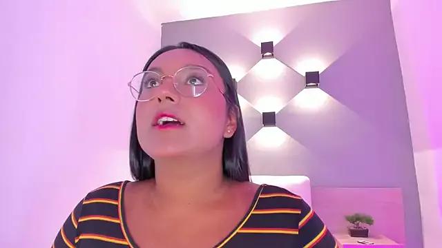 ellamontoya on StripChat 