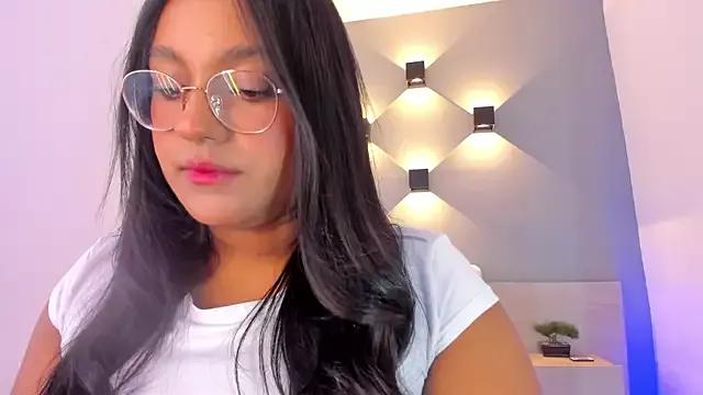 ellamontoya on StripChat 