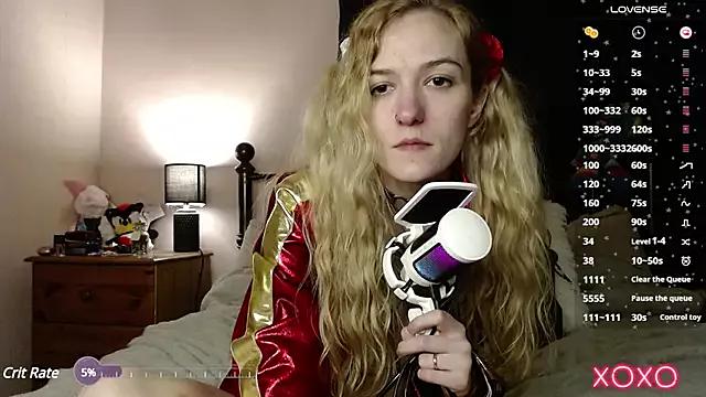 EllieeRose on StripChat 