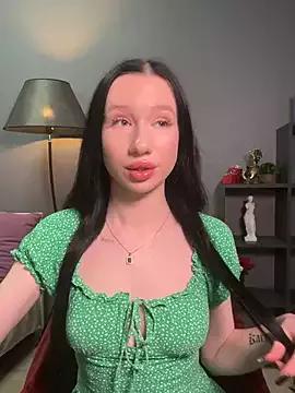 ElowStar on StripChat 