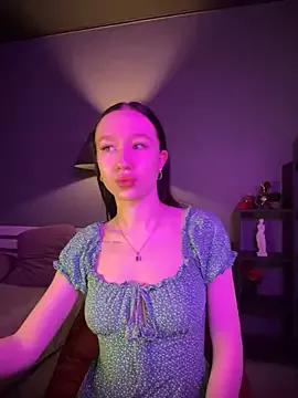 ElowStar on StripChat 