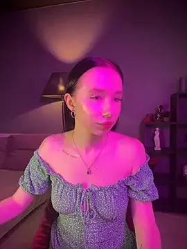 ElowStar on StripChat 