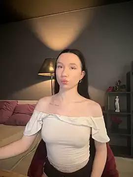 ElowStar on StripChat 
