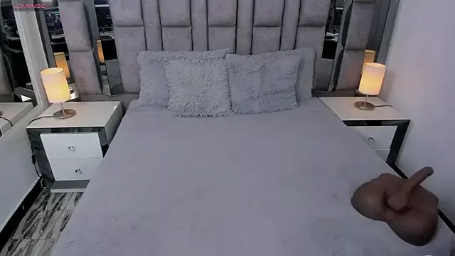 EMMAHILL1 on StripChat 