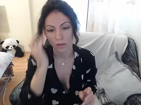 Emmatoo on StripChat 