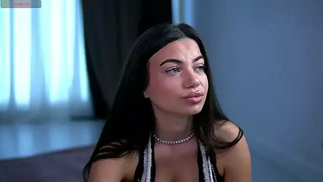 EsmeeLuv on StripChat 
