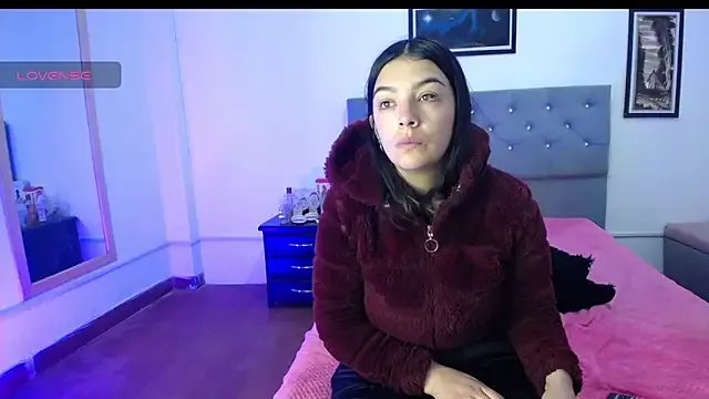 Esmeraldaa- on StripChat 