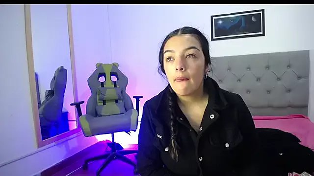 Esmeraldaa- on StripChat 