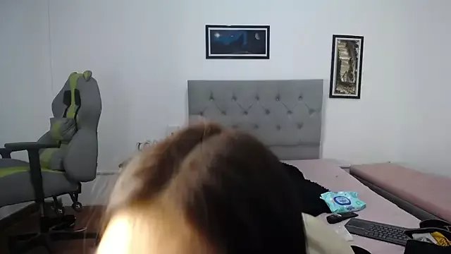 Esmeraldaa- on StripChat 