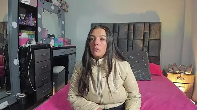 Esmeraldaa- on StripChat 